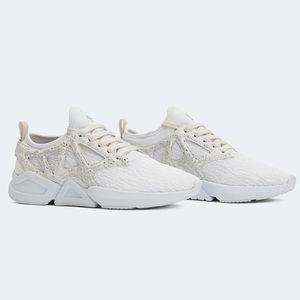 Redondo Performance Sneaker in White/Silver